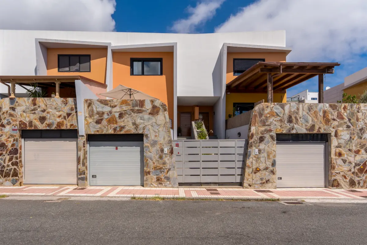 Luminosidad, confort y vistas al océano: acogedor chalet pareado en Las Mesas, Las Palmas de G.C.